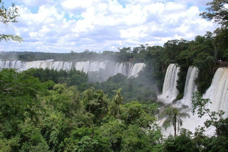 Iguazu Falls: Brazil Side vs Argentina Side