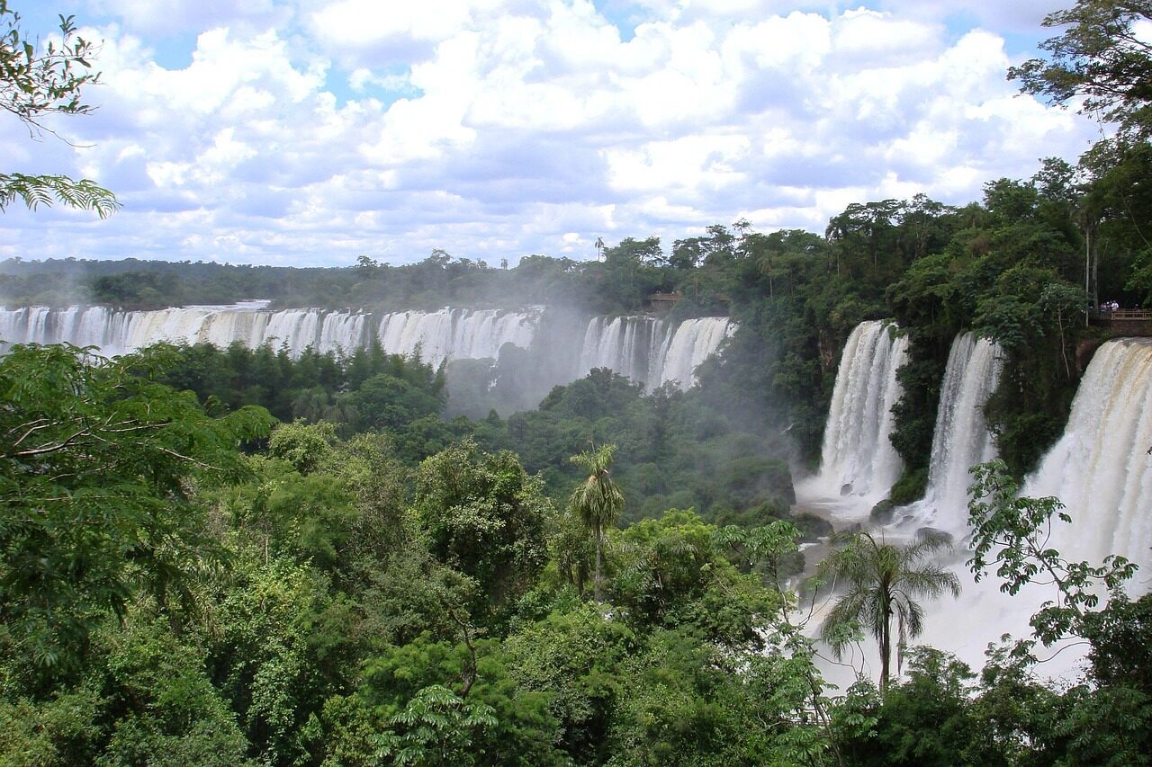 Iguazu Falls, Brazil vs Argentina viewpoint, with many cascades spread across the canyon